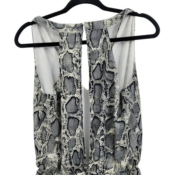 Blue Blush‎ Shorts Romper M Gray Snake Print Keyhole Open Back Sleeveless Baddie - Picture 9 of 13